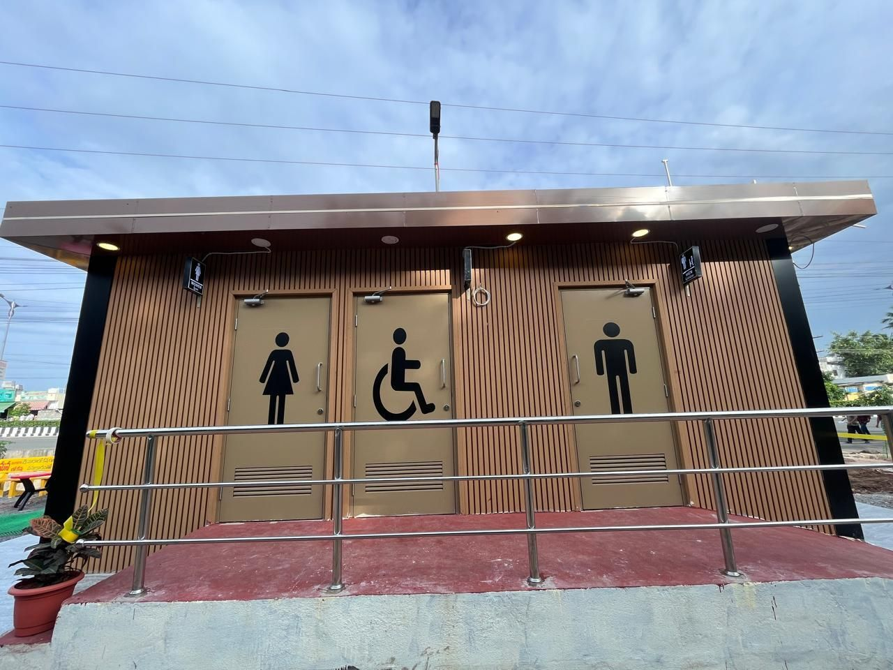 LooCafe Mangalagiri Accessible